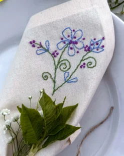 Broderigarn DMC, vinröd