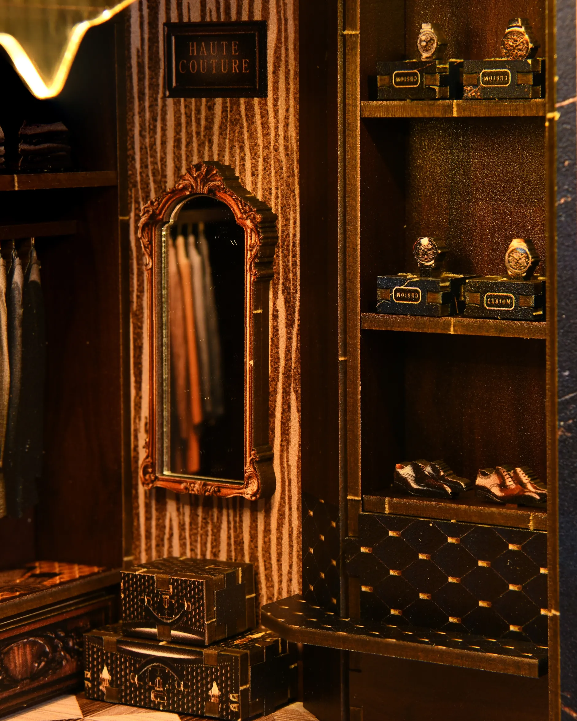 DIY Book Nook Golden selection